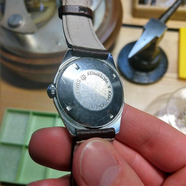 wiederverschluss_uhr_batterie_wechseln